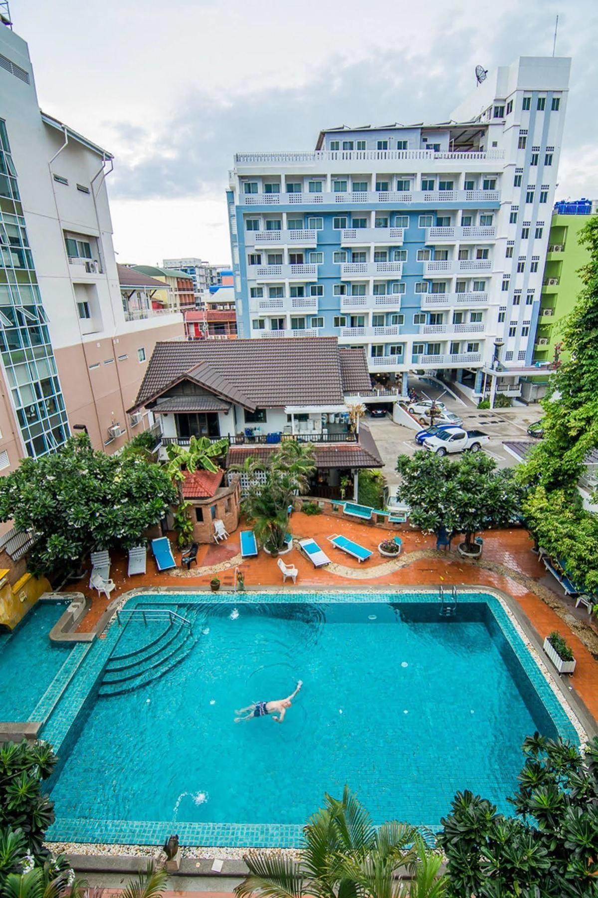 Hotel Sutus Court 1 Pattaya Exteriér fotografie