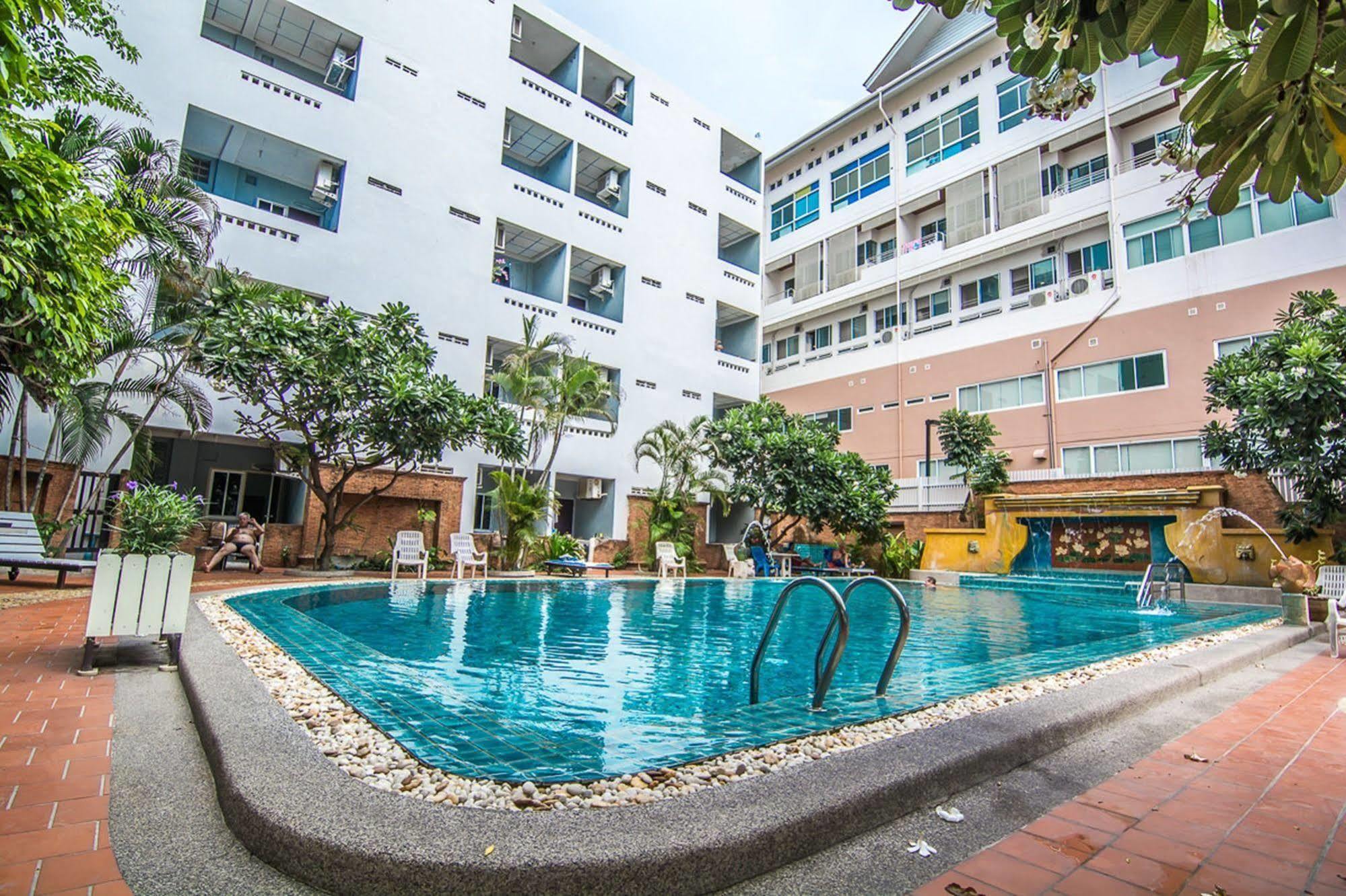 Hotel Sutus Court 1 Pattaya Exteriér fotografie