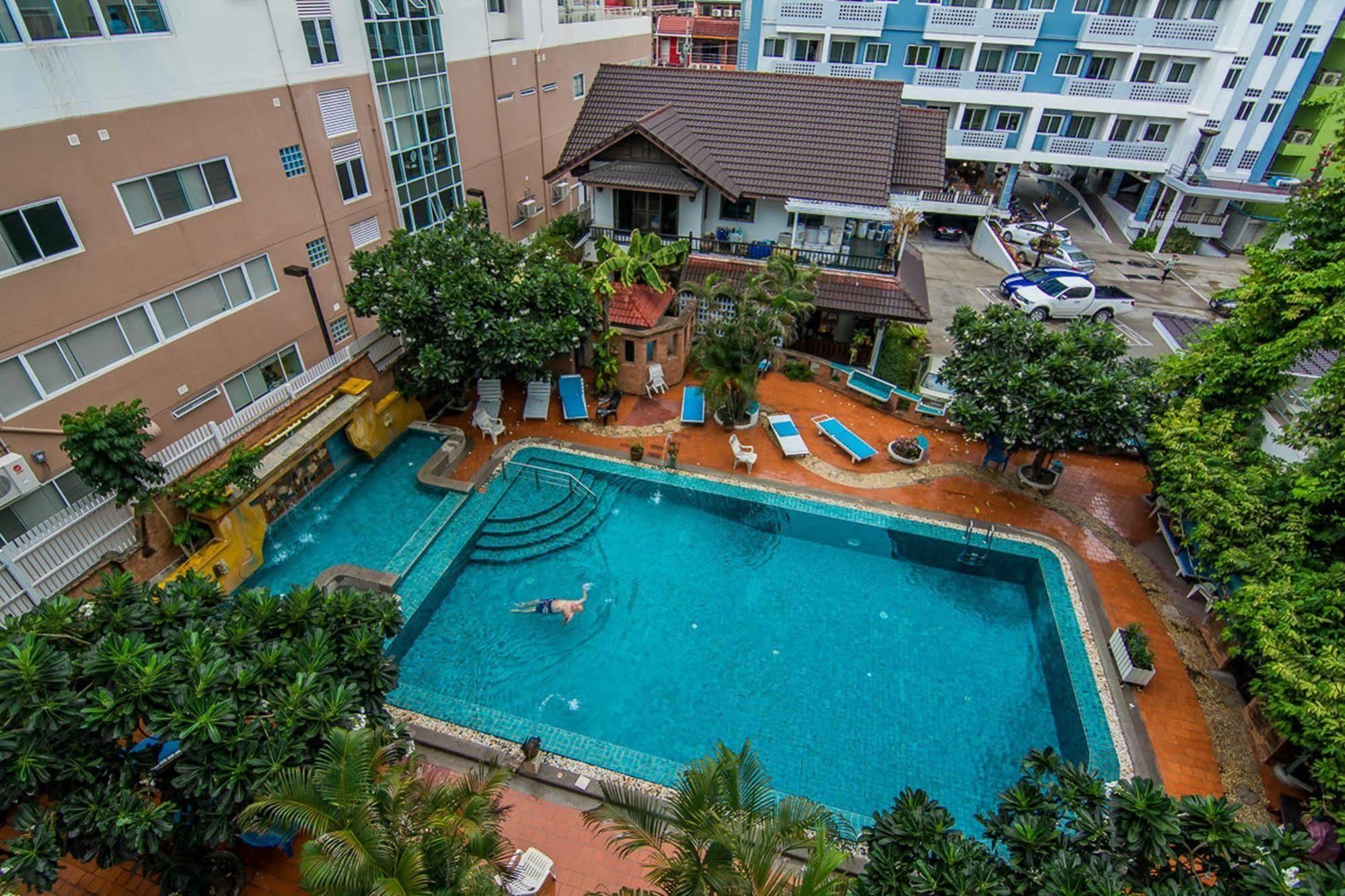 Hotel Sutus Court 1 Pattaya Exteriér fotografie