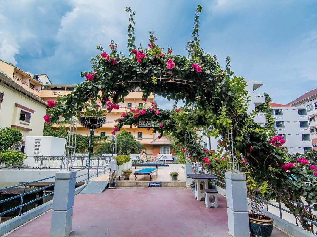 Hotel Sutus Court 1 Pattaya Exteriér fotografie
